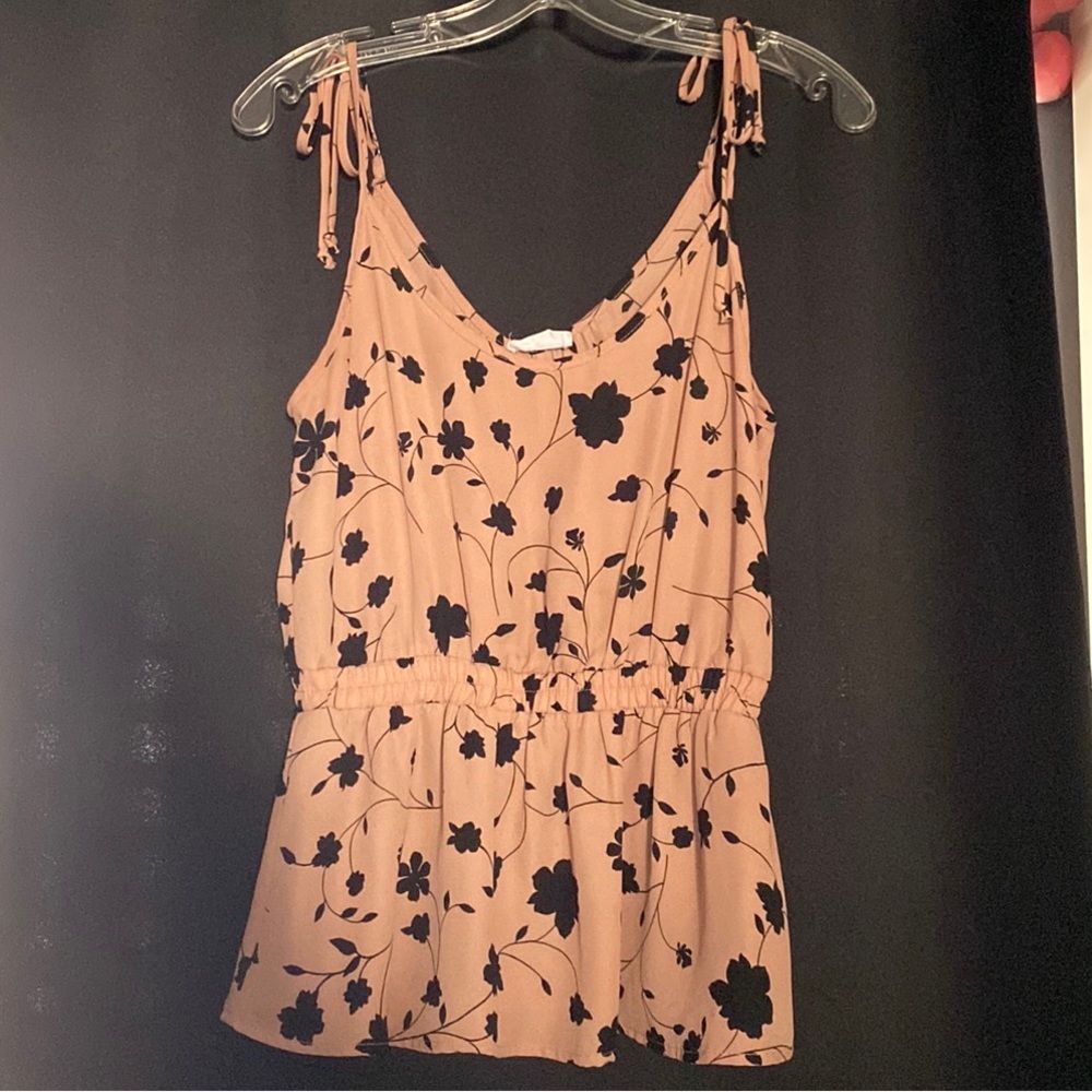 Sierra Sky | Flower Ruffle Tank Top Blouse (Medium)